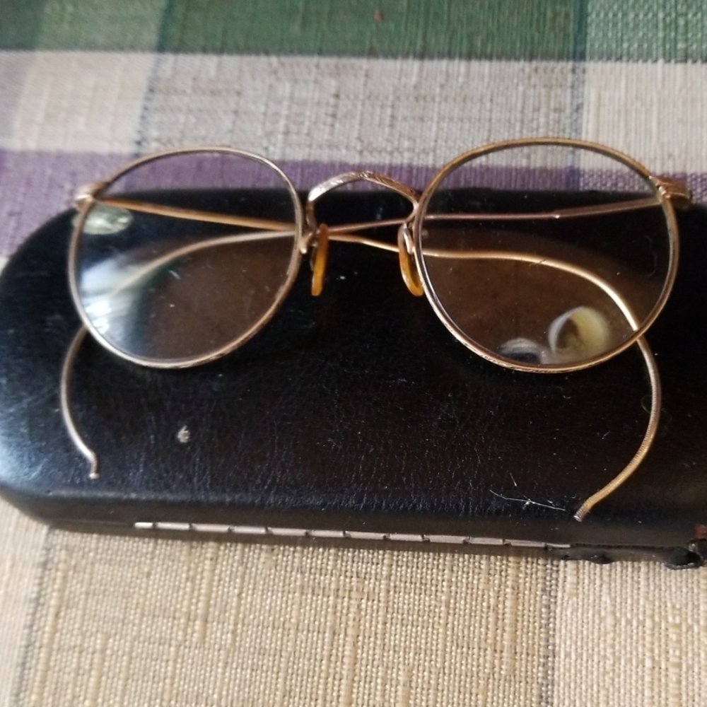 ***SOLD** Vintage Reading 12KT WWII (1931)Eyeglass